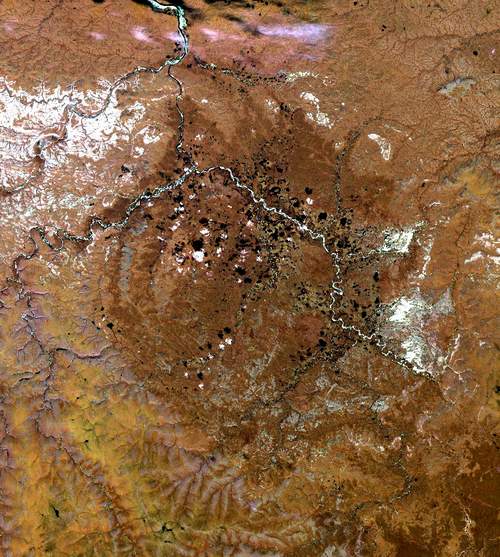 Спутниковая фотография кратера Попигай, сделанная НАСА